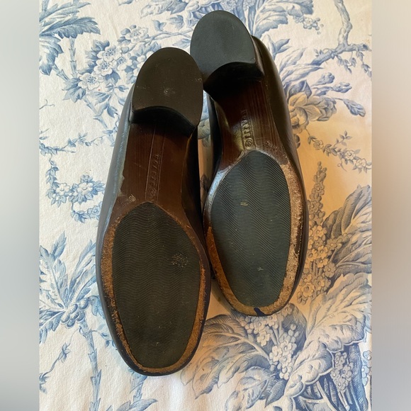 Aravon by New Balance Blue Black Leather Heeled
Loafer Women's Size 9 - Picture 6 of 6